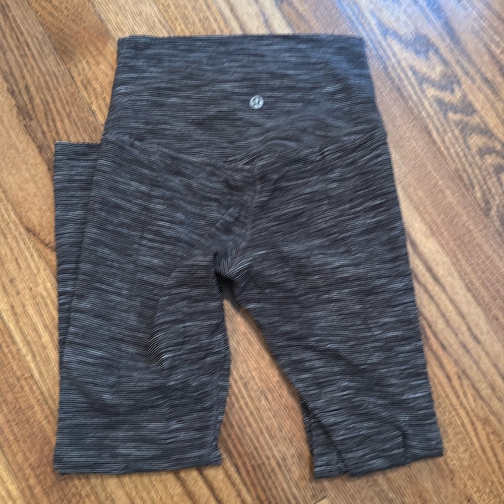Lululemon black striped Align high rise cropped (23”) leggings